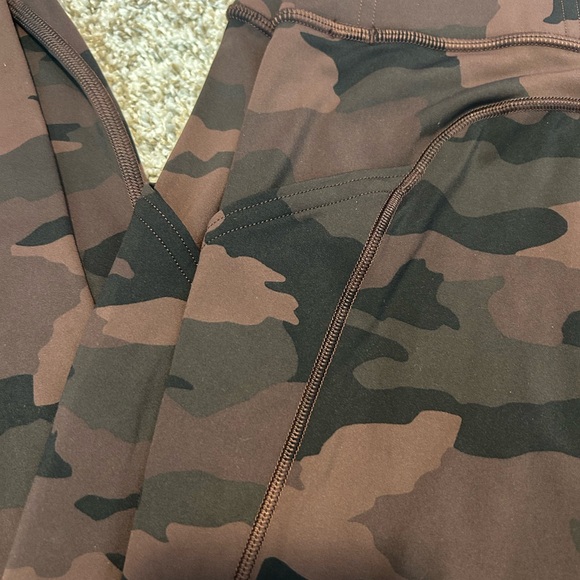 Lululemon Brown Camo Leggings - Picture 5 of 7